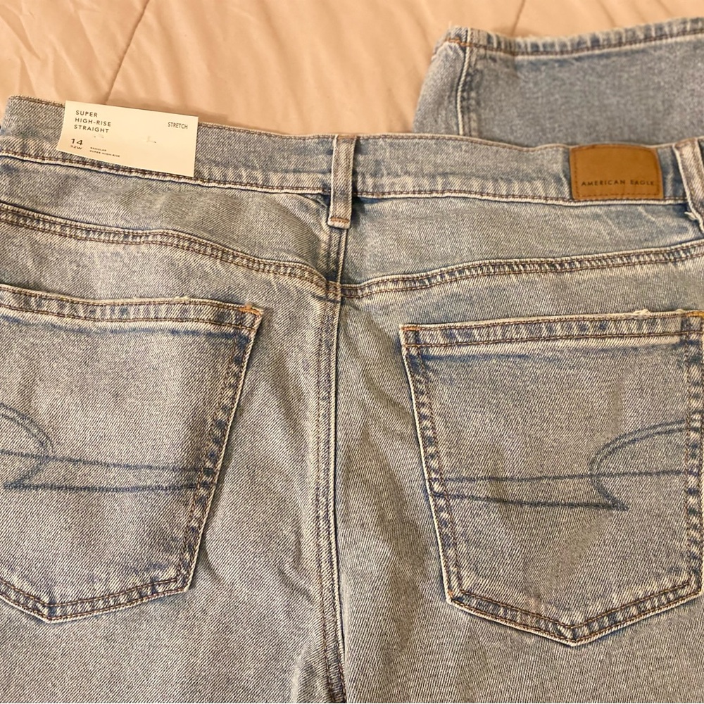 Light Wash Denim Jeans - Picture 3 of 5
